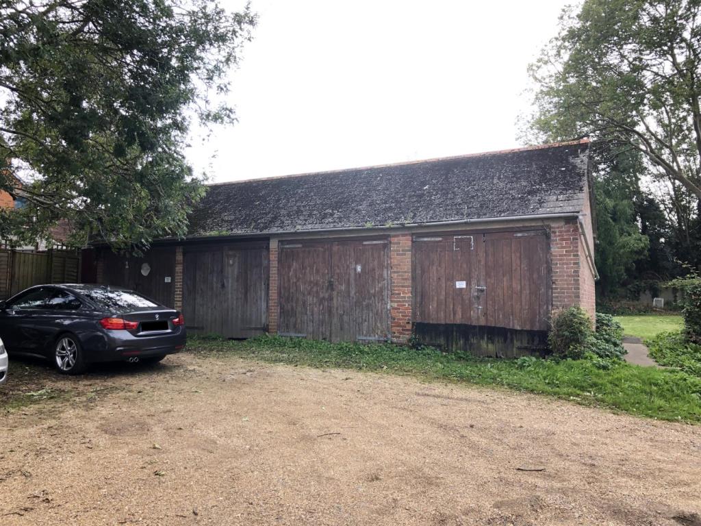 Lot: 95 - BLOCK OF SEVEN FLATS PLUS TWO GARAGE BLOCKS ON SUBSTANTIAL PLOT - Eastern garage block